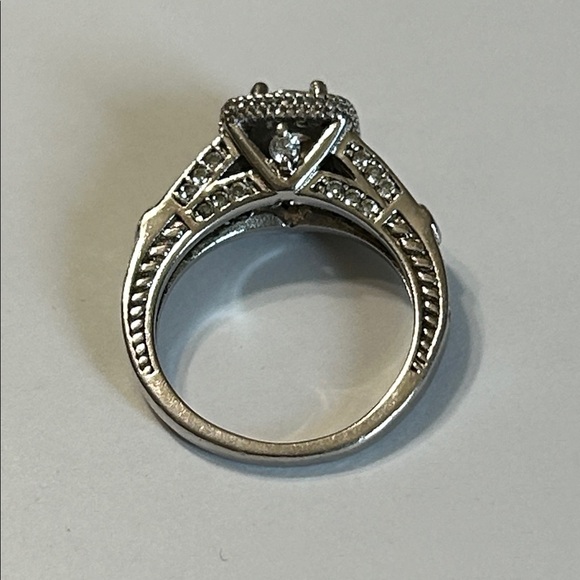 Victorian Sterling Silver Ring with 0.5 Carat Center Cubic Zirconia. Size 6.25 - Picture 3 of 9